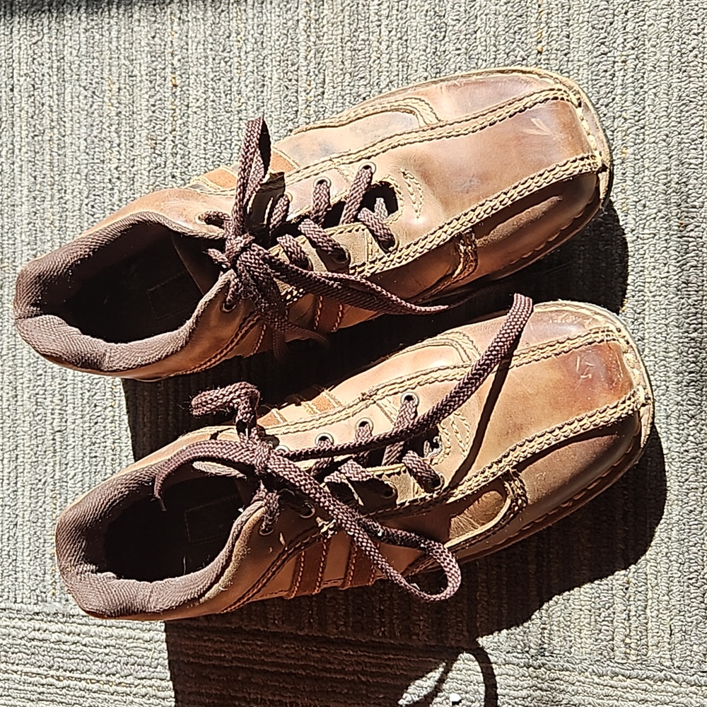 Men's shoes